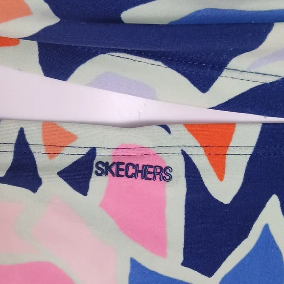 Women's Skechers Floral Patterned 2 Pc Tankini Set Swimwear. Size M - Picture 13 of 17